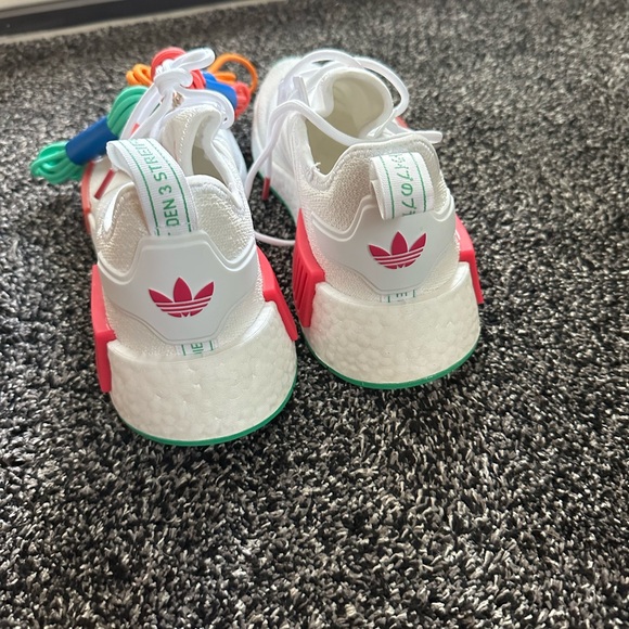 NWT Adidas NMD R1 women’s sneakers - Picture 3 of 5